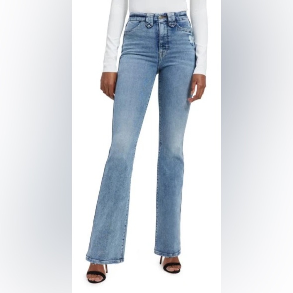 Good American 
GOOD CURVE BOOTCUT JEANS | INDIGO380